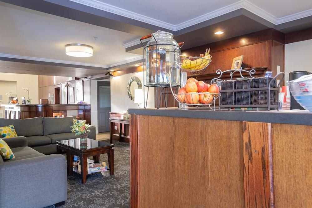 Sandman Hotel Red Deer Exterior foto